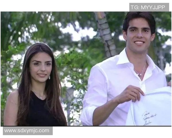 20位足球明星与伴侣的爱情故事揭示了运动员背后的温暖与支持