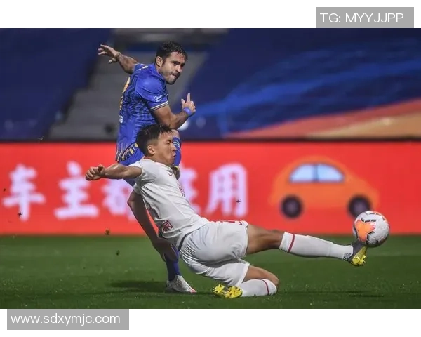 成都足球队与南京足球队耐力较量赛后分析与反思 成都足球队与南京足球队耐力较量赛后分析与反思