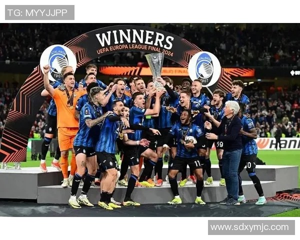 欧冠赛场上的璀璨星光那些足球明星的辉煌与传奇故事