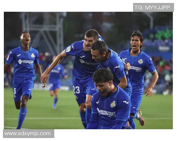 西安足球队的速度之谜:揭开足球巨献的神秘面纱 西安足球队的速度之谜:揭开足球巨献的神秘面纱