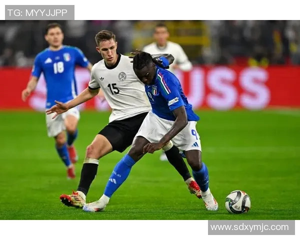 赛后分析：广州足球队与北京足球队的团队协作表现与战术探讨