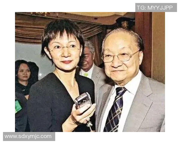 足球巨星金庸的传奇人生与成就全解析